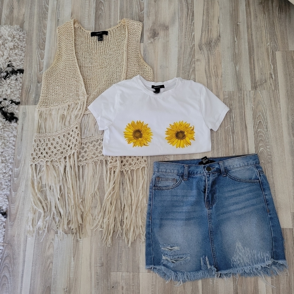 Forever 21 NWOT Sunflower tee - Picture 5 of 6